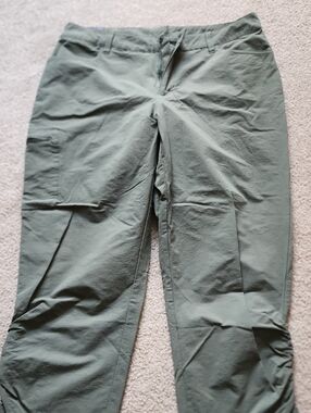 Eddie Bauer Women's Olive Green Capris